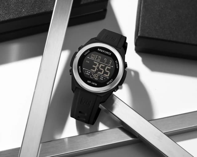 Naviforce 7111 - Silver Black