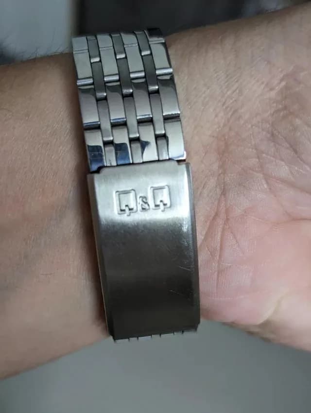 q-q-qz10j207y-with-bill-and-box-for-2-500-v0-fmi2lrcwh74c1