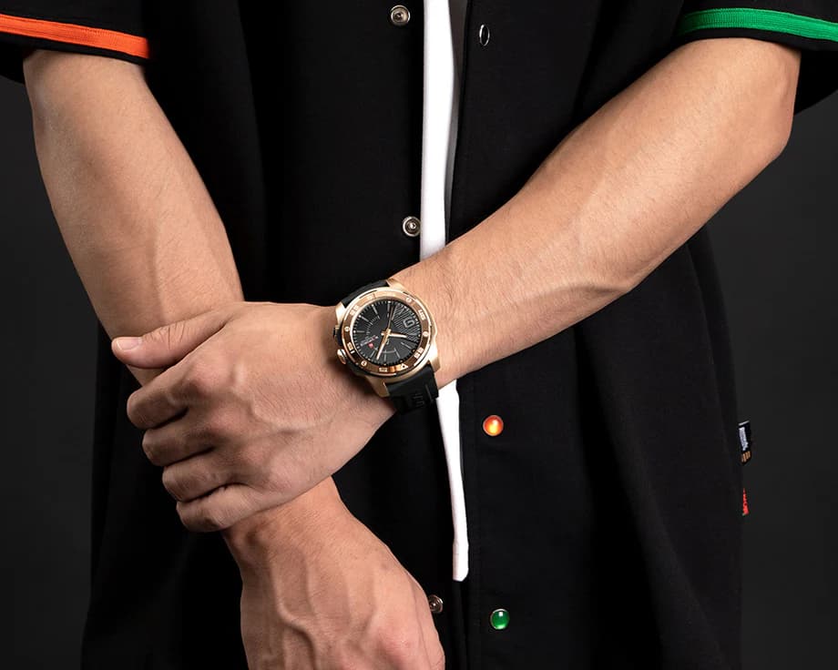 NF7112-watchmodelExhibition_3_460x@2x