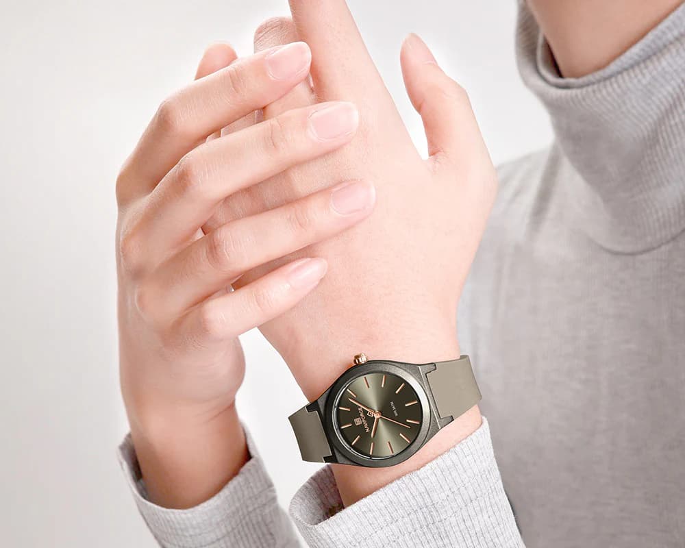 NF5056-watchmodelExhibition_1_720x@2x