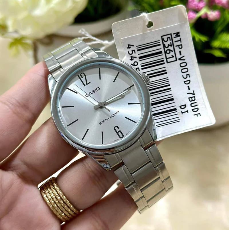 CasioMTP-V005D-7BUDFWatch_4_800x.webp